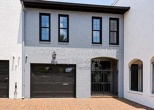 2045 N Abingdon St Photo 1