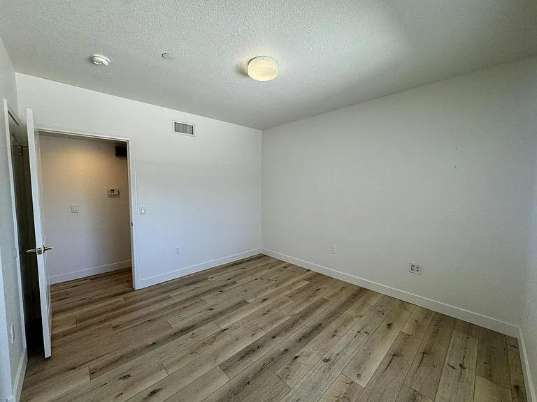 4077 Inglewood Blvd — Photo 18