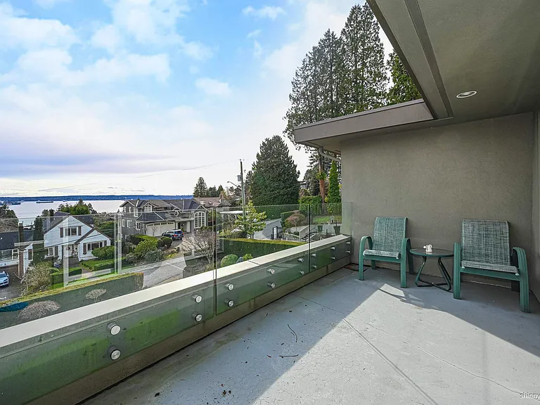2557 Lawson Ave — Photo 3