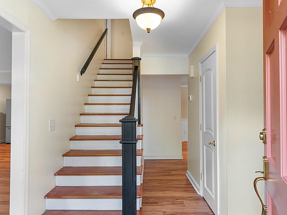 4th image of 378 Belle Isle Rd. #Belle Isle