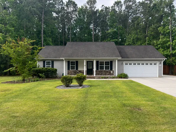 864 Old Folkstone Rd, Sneads Ferry, NC 28460