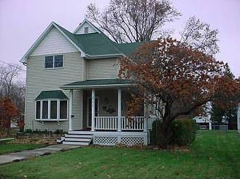 4th image of 211 W North St