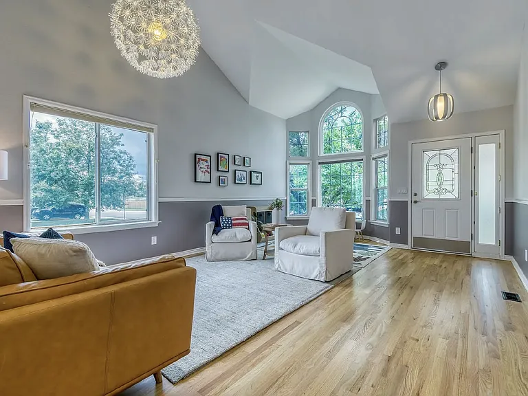 609 Briggs Pl — Photo 1