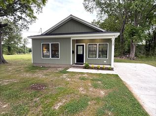 128 W Hicks St, Edenton, NC 27932