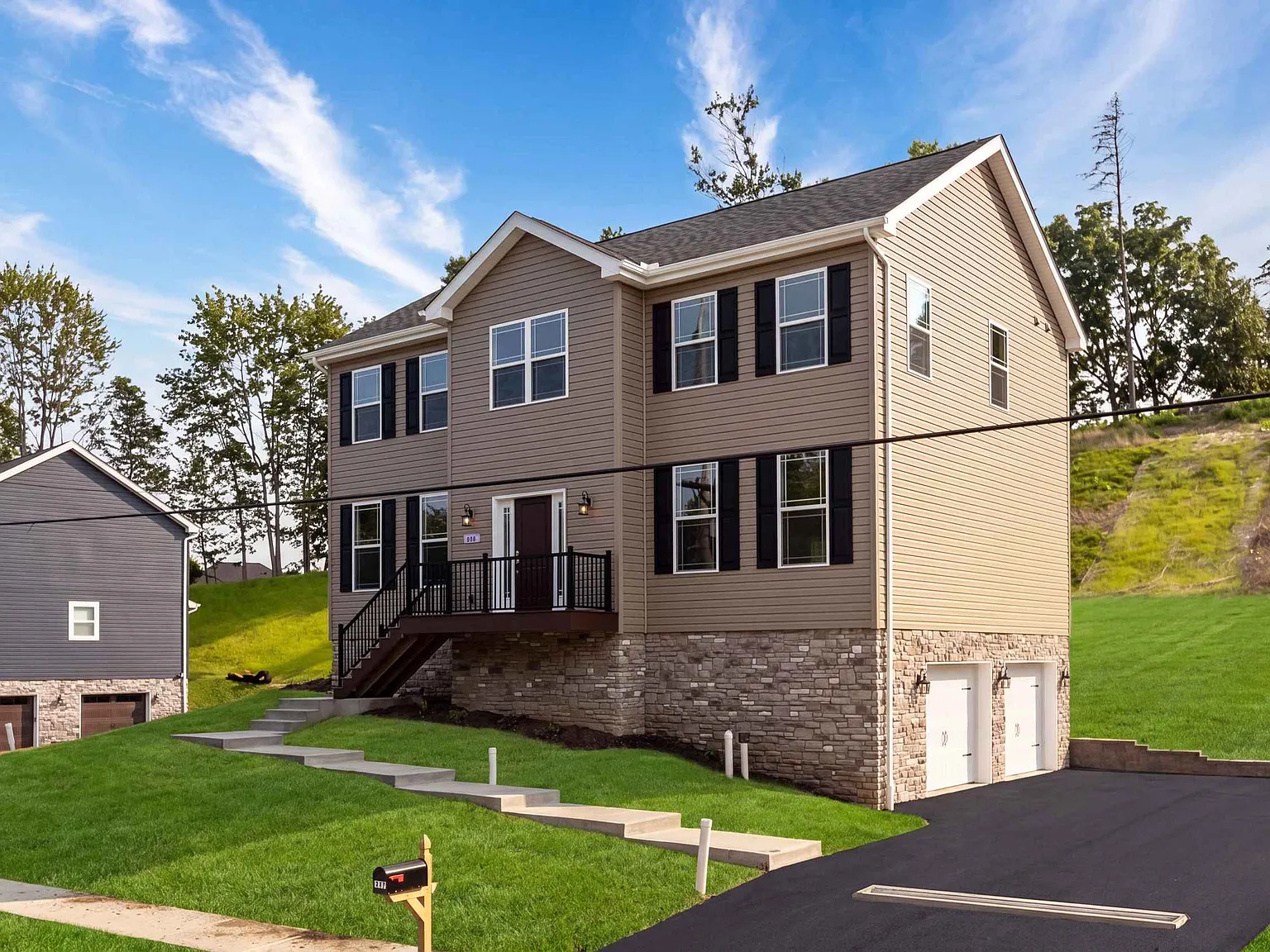 4 bed, 3.5 bath, 2310 sqft, $4,250 — Photo 1