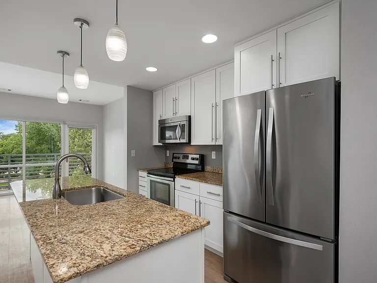 3. Boulder E2 - Kitchen 3. Boulder E2 - Kitchen