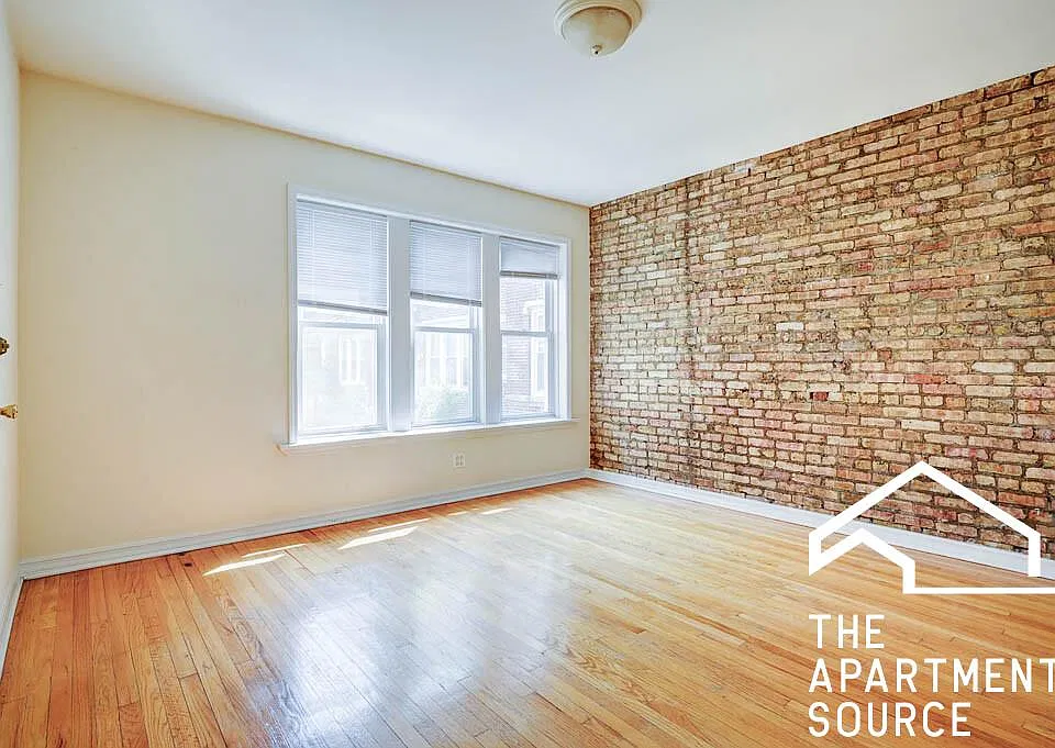 3042 W Wellington Ave #1E