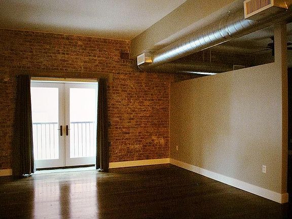 4th image of 14 E Washington St Unit 4B