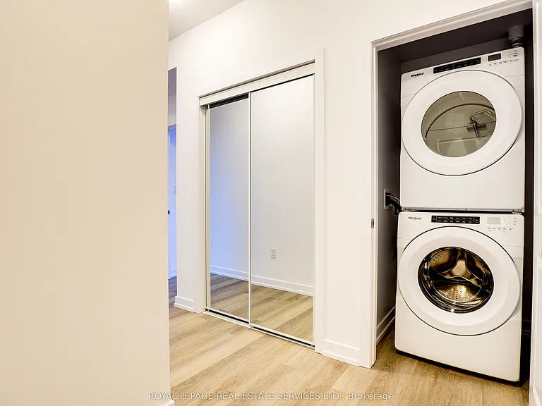 460 Dundas St E #1102 — Photo 30