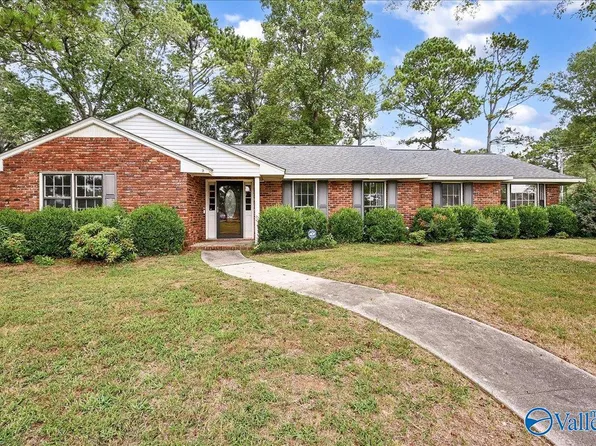 1902 Leeann St SW, Decatur, AL 35601