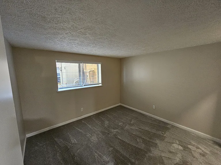 1158 3rd St #16 — Photo 5