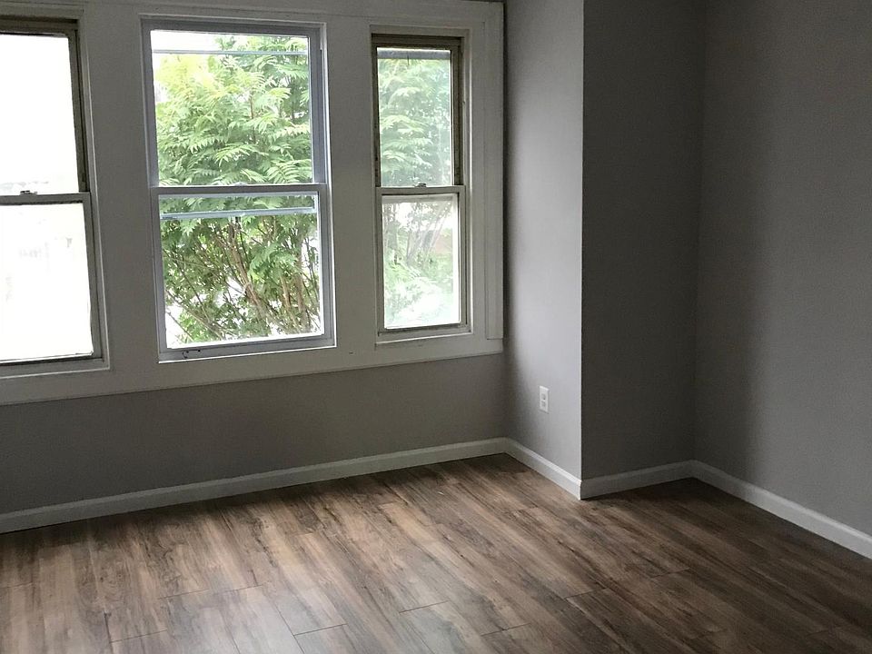 1st image of 423 W Fisher Ave #2