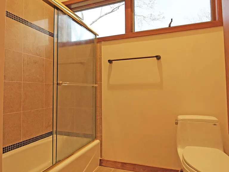 6872 Melrose Dr — Photo 41