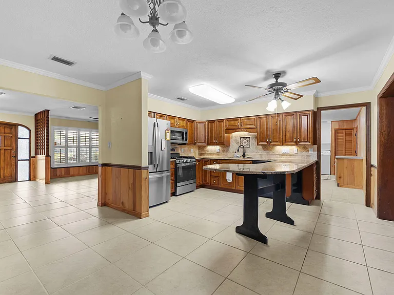 3324 Sunrise Blvd — Photo 5