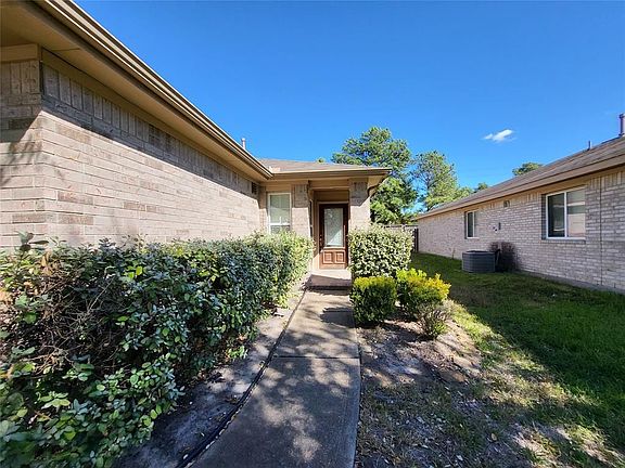 3rd image of 9518 Glendown Ln