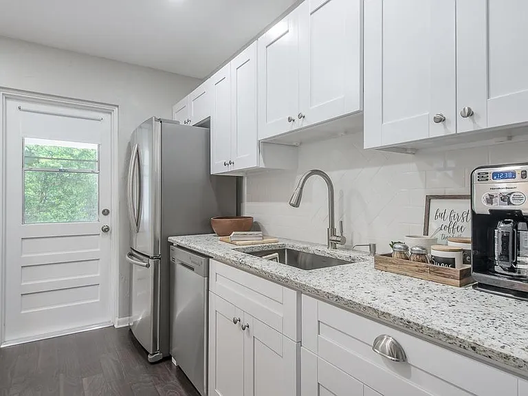 10803 N Murray St — Photo 2