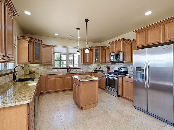 Kitchen with Everything! 
