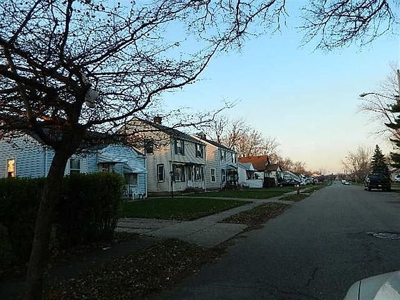 3rd image of 4688 W 147th St