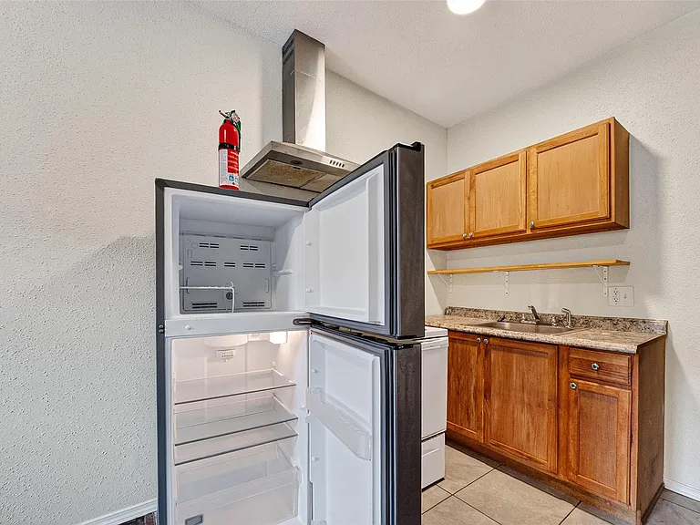 7738 Park Place Blvd — Photo 6