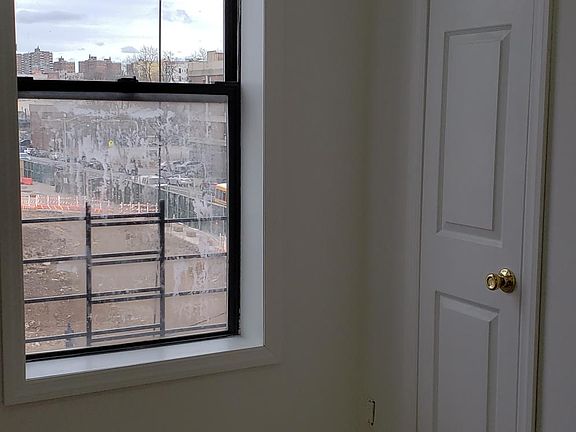 4th image of 557 E 149th St #1