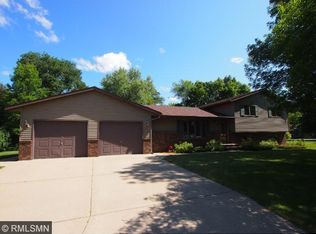 100 Oakwood Dr, Belle Plaine, MN 56011