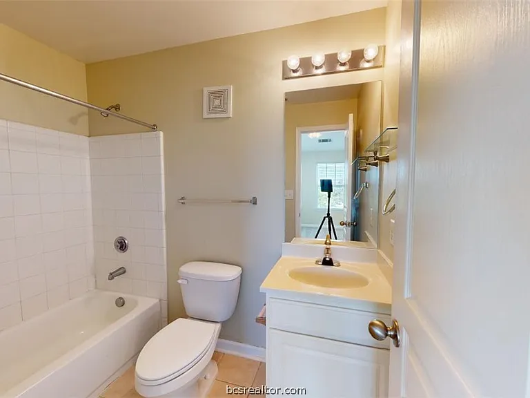 1725 Harvey Mitchell Pkwy S #1721 — Photo 16