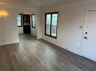 1327 E 11th St, Long Beach, CA 90813