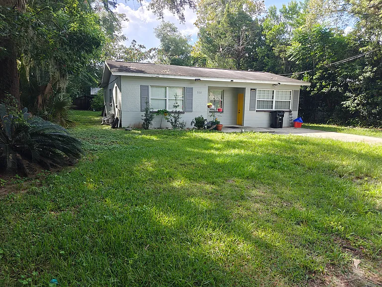 3132 NW 9th St — Photo 3