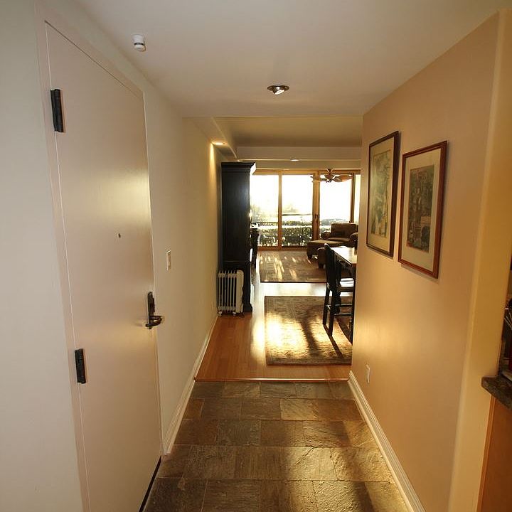 1st image of 3940 Gresham St Unit 112