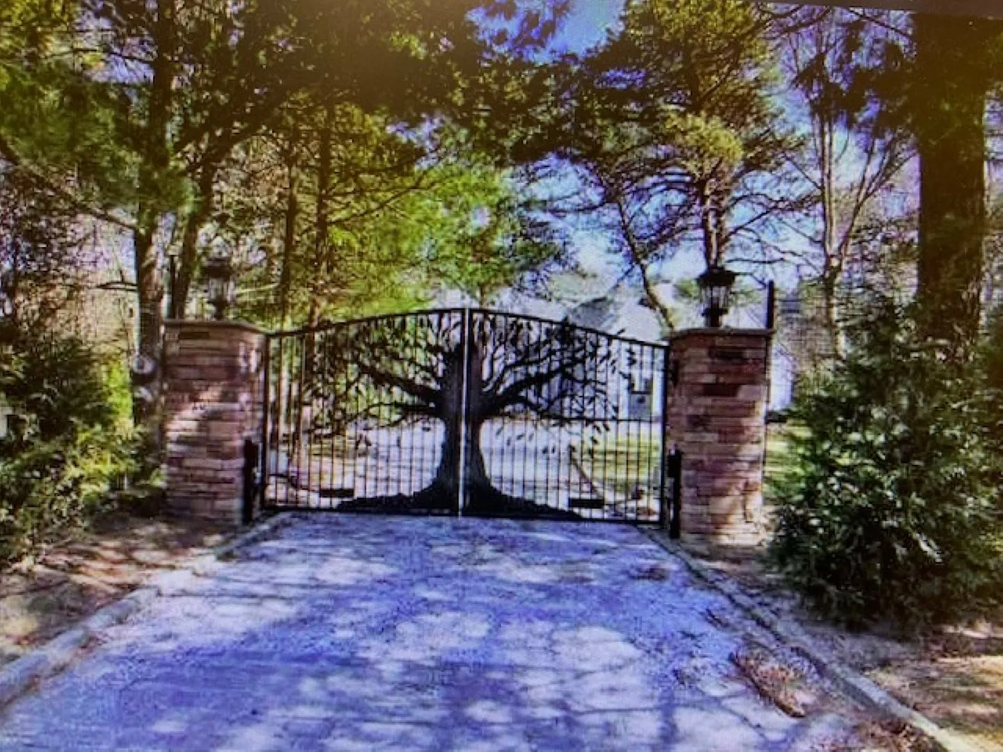 2 acre oasis in East Quogue — Photo 2