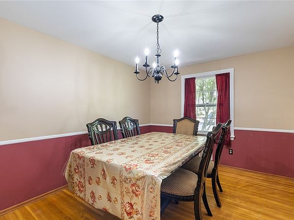 4th image of 41 White Birch Cir