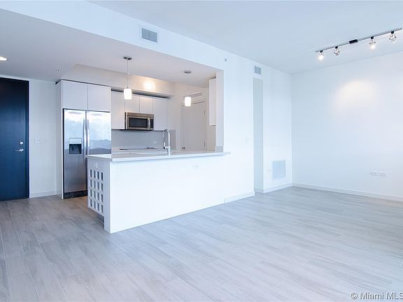 4th image of 999 SW 1st Ave APT 2815