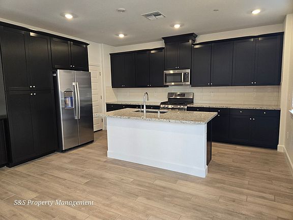 2nd image of 440 Castle Peak Ct