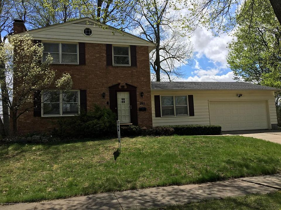1st image of 2911 Woodview Dr