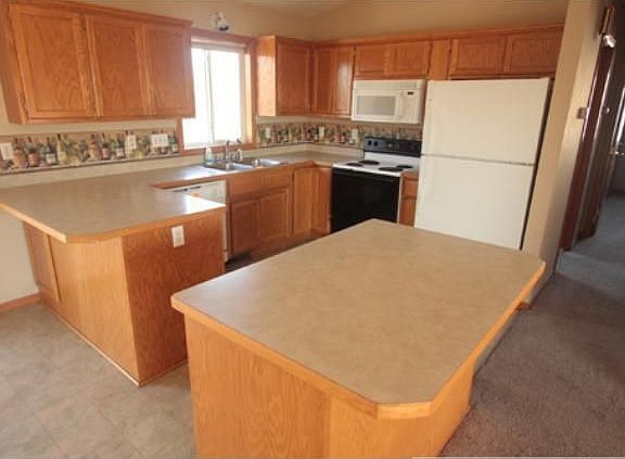 3rd image of 23122 Guarani St NW