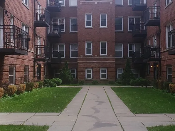 2101 E 67th St APT 310, Chicago, IL 60649