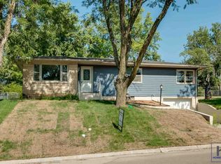 121 S Bunker Hill Dr, Junction City, KS 66441