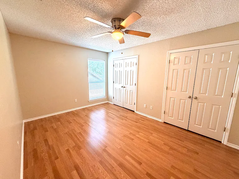 2417 Warwick Ave — Photo 14