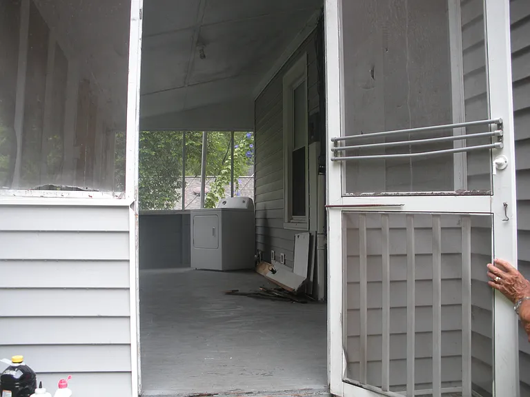 614 Heidt St — Photo 36