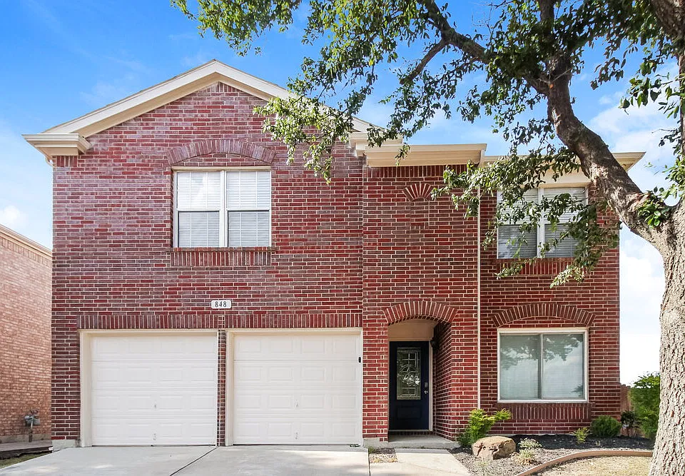 848 Lariat Dr