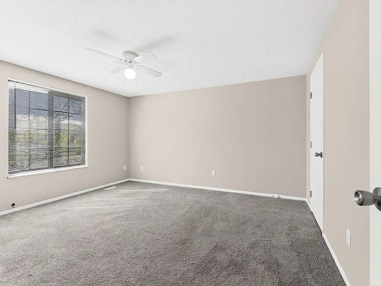 Walnut Woods Apartments — Photo 56