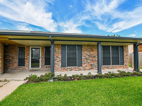 3rd image of 13910 Bonnercrest Dr