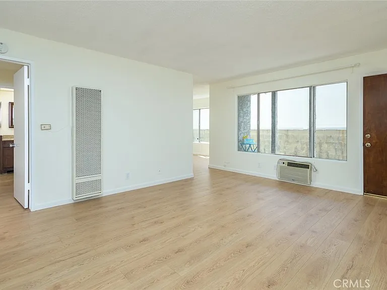 241 N Kenwood St #2 — Photo 4