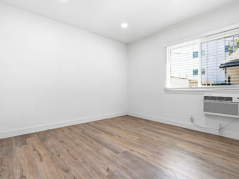 14535 1/2 Dickens St #1/2 — Photo 14