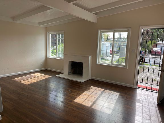 2nd image of 2640 Illinois St