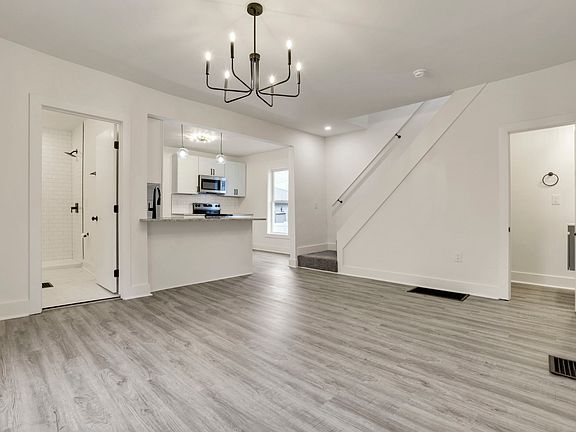 3rd image of 3254 Columbus St