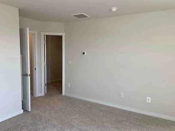 289 Huntwell West Ave — Photo 6