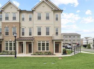 1 Leahy Dr, Wood Ridge, NJ 07075