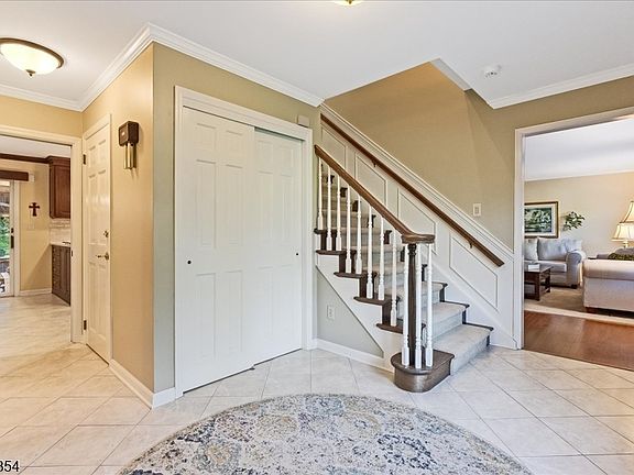 5th image of 48 Brookside Dr