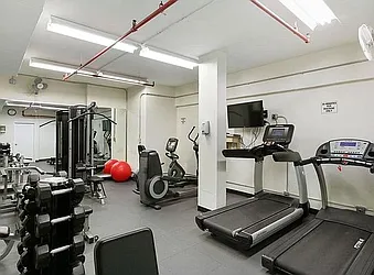 Rented by R New York